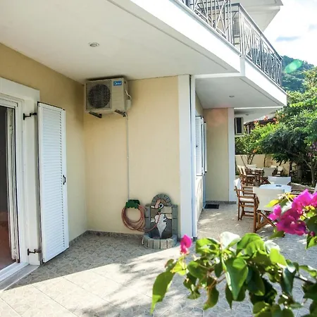 Captain Georgio Apartments Poros  Exterior photo