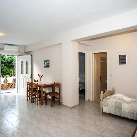 Captain Georgio Apartments Poros  Exterior photo