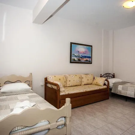 Captain Georgio Apartments Poros  Exterior photo