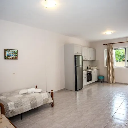 Captain Georgio Apartments Poros  Exterior photo