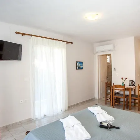 Captain Georgio Apartments Poros  Exterior photo