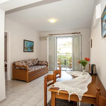 Captain Georgio Apartments Poros  Exterior photo