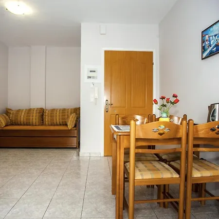 Captain Georgio Apartments Poros  Exterior photo