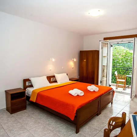 Captain Georgio Apartments Poros  Exterior photo